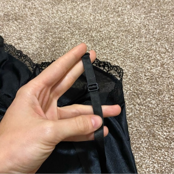 Vintage Deera Black Satin Lace Trim Tank size 34 - Picture 6 of 7